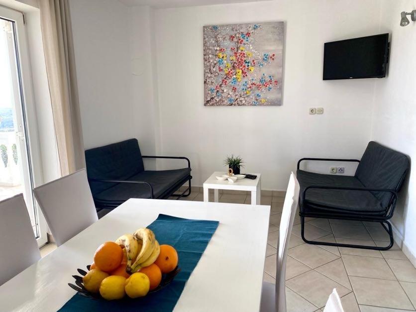 Villa Mihaela - Apartment Ika 策萨利卡 外观 照片