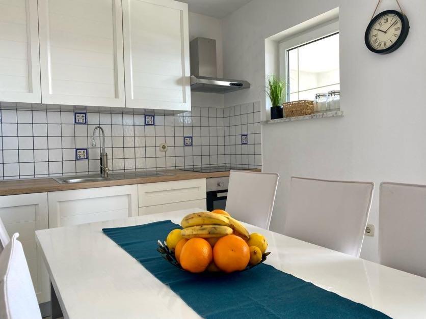 Villa Mihaela - Apartment Ika 策萨利卡 外观 照片